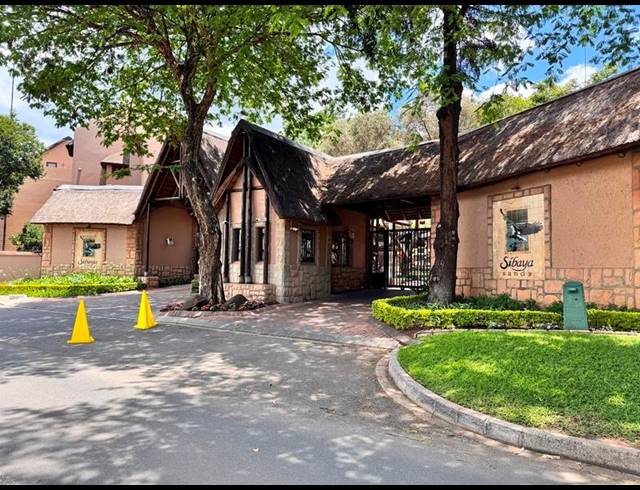 1 BEDROOM APARTMENT FOR SALE IN PINESLOPES